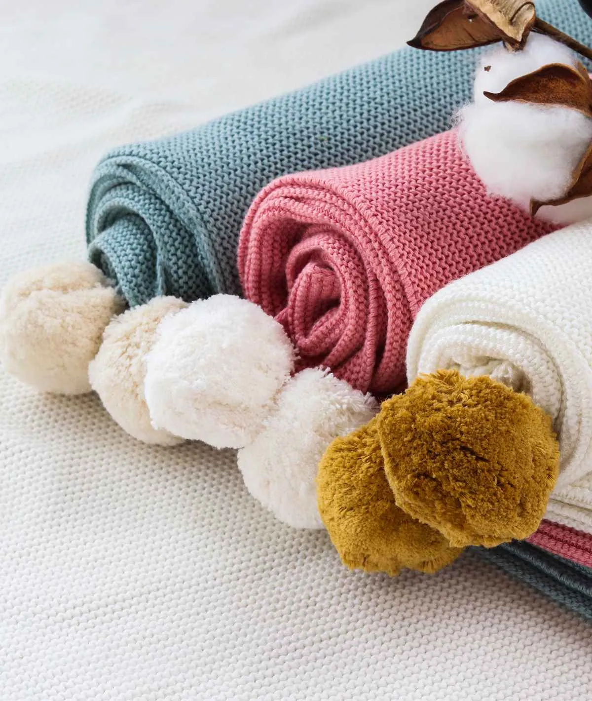 Bugs Bunny Blossom & Ivory 100% Organic Cotton Knitted All Seasons AC Blanket for Babies