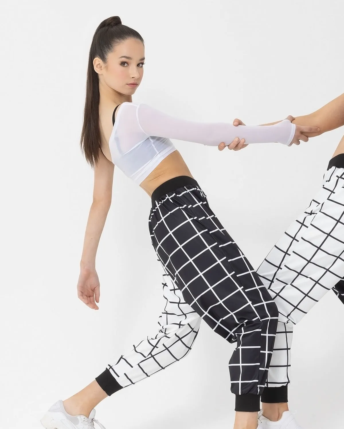 Studio 7, EDEN SINGLE SLEEVE CROP, White, Adults, ADCT20